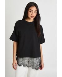 Boohoo - Oversized T-Shirt With Lace Asymmetric Hem Detail - Lyst
