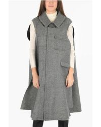 Maison Margiela - Mm0 Effen Visgraatcape Met Uitgesneden Details In Grijs - Lyst