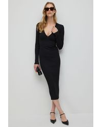 No Matter What - Lichaamsvormend V-hals Midi Jurk In Rekbare Stof - Lyst