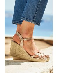 Sosandar - Alesia Champagne Strappy Leather Wedge Espadrille Metallic - Lyst