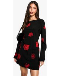 Boohoo - Dark Floral Low Back Flare Sleeve Dress - Lyst
