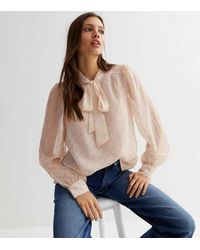 Gini London - Bluse Mit Krawattenausschnitt Und Langen Ärmeln - Lyst