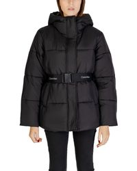 Calvin Klein - Gewatteerde Jas Met Capuchon Stijl Met Ceintuur - Lyst