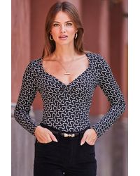 Sosandar - Geometric Print Twist Front Jersey Top Viscose - Lyst