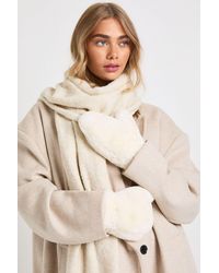Boohoo - Faux Fur Mittens On String - Lyst