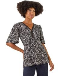 Roman - Floral Print V-Neck Lace Stretch Top - Lyst