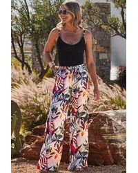 Sosandar - Ivory Tropical Print Premium Satin Wide Leg Trousers - Lyst