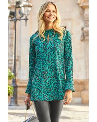 Sosandar - Print Keyhole Detail Fluted Cuff Top - Lyst
