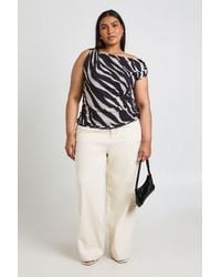 Boohoo - Plus Abstract Asymmetric Ruched Top - Lyst