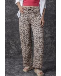 Azura Exchange - Leopardenmuster Weite Jeans - Lyst