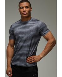 BoohooMAN - Active Abstract Stripe Regular Fit T-Shirt - Lyst