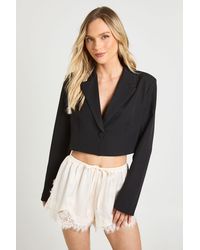 Boohoo - Petite Basic Woven Relaxed Fit Crop Blazer - Lyst