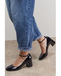 Oasis - Venisha Faux Patent Leather Ankle Strap Medium Heel Court Shoes - Lyst