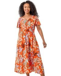 Roman - Petite Leaf Print Shirred Midi Dress - Lyst