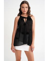 MixRay - V-Ausschnitt Bluse Mit Krawattenverschluss Und Rüschen - Lyst