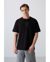 TOMMY LIFE - Oversized Printed Logo Crew Neck T-Shirt - Lyst