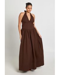 Boohoo - Plus Cotton Poplin Halter Neck Pleated Maxi Dress - Lyst
