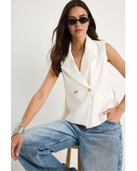 Bianco Lucci - Fitted Shawl Collar Waistcoat With Button Closure - Lyst