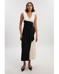 Karen Millen - Soft Tailored Colour Block Side Pleated Midi Dress - Lyst
