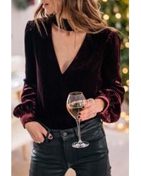 Azura Exchange - Fietsen Rood Choker Hals Hollow-out Fluweel Blouse - Lyst