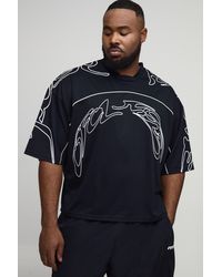 BoohooMAN - Plus Oversized Boxy V-Neck Baseball Graffiti Print Sports Top - Lyst