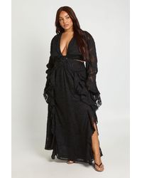 Boohoo - Plus Textured Split Cut Out Maxi Dress - Lyst
