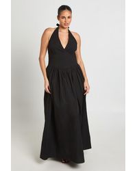 Boohoo - Plus Cotton Poplin Halter Neck Pleated Maxi Dress - Lyst