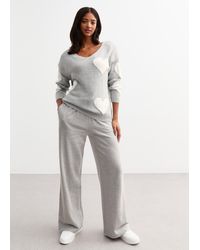 Gini London - V Neck Oversized Heart Knit Jumpergrijze V-Hals Gebreide Hart Trui - Lyst
