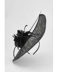 Karen Millen - Feather & Quill Disc Fascinator - Lyst