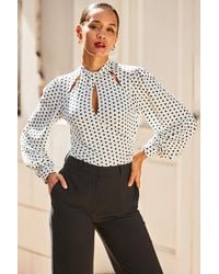 Sosandar - Ivory Spot Print Keyhole Detail Jersey Tunic Top - Lyst