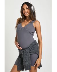 Boohoo - Maternity Supersoft Sculpt V Neck Longline Top - Lyst