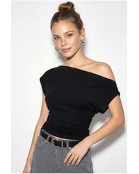Bianco Lucci - Off-Shoulder Polka Dot Crop Blouse - Lyst