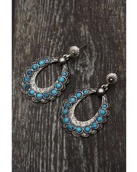 Azura Exchange - Zilveren Westerse Turquoise Geperforeerde Stud Dangle Oorbellen - Lyst