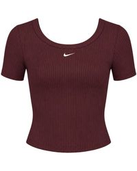 Nike - Tight Scoop-Back Short-Sleeve Mini-Rib Burgundy Top - Lyst