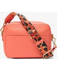 Clarks - Kierra Strap Koraal Leren Accessoires - Lyst