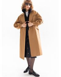 Rivus - Kameel Trenchcoat Met Elastische Tailleband En Ballonmouwen - Lyst
