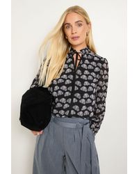 Wallis - Petite Printed Shirred Neck Blouse - Lyst