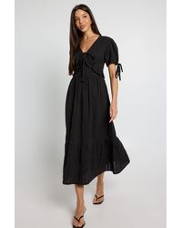 Boohoo - Seersucker Ruffle Detail Midaxi Dress - Lyst