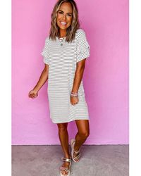 Azura Exchange - Weißes Streifen Rüschenshirt Mit Kurzarm Rundhalsausschnitt Mini-Kleid - Lyst