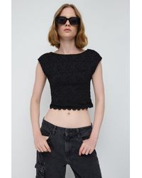 No Matter What - Rückenfreies Spitzen Kurzarm Crop Top - Lyst