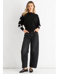 Gini London - Schwarzer Pullover Mit Schrägschnitt Am Ausschnitt Und Schleife - Lyst