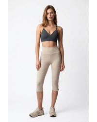 MixRay - High-Waist Capri Leggings With Slit - Lyst