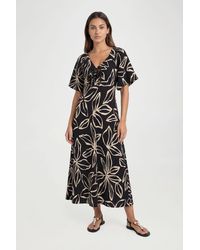 Boohoo - Tall Floral Print Textured Volume Sleeve Midaxi Dress - Lyst