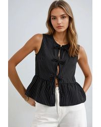 Hiccup - Striped Crew Neck Sleeveless Blouse - Lyst