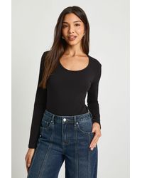 Boohoo - Basic Long Sleeve Scoop Neck Bodysuit - Lyst