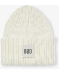 UGG - Logo-patch Knitted Beanie - Lyst