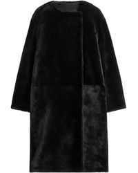 TOTEME - Collarless Shearling Coat - Lyst