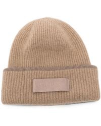 Jacquemus - Logo-Patch Ribbed-Knit Beanie Hat - Lyst