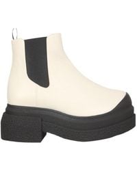 Stuart Weitzman - Round Head Design And Ankle Boots - Lyst