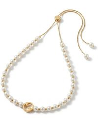 Gucci - Logo Plaque Pearl Detailed Necklace - Lyst